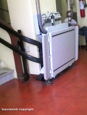 Viterbo - Comune - Il sollevatore per disabili