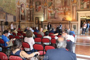 Caffeina - L'incontro con Franceschini a palazzo dei Priori