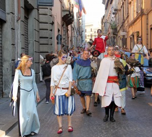 Ludika 1243 - Il corteo