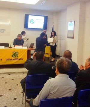 Vincenza Basta ritira il premio "Comuni ricicloni del Lazio"