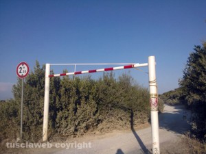 Pescia Romana - Divieto in località Caletta del moro