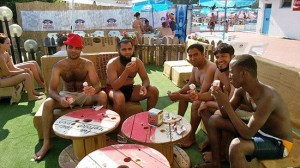 I ragazzi africani in piscina ad Alviano