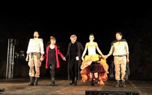 Sutri - Lo spettacolo “Antigone, cronache di un teatro di guerra”