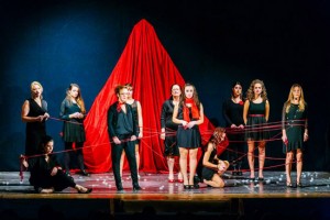 Una scena di "Non una donna in più!"