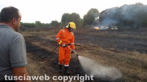 Marta - In fiamme una baracca, una barca, due roulotte e un trattore