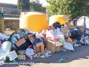 Viterbo - Discarica a cielo aperto sulla Teverina