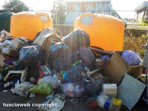 Viterbo - Discarica a cielo aperto sulla Teverina