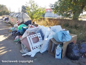 Viterbo - Discarica a cielo aperto sulla Teverina