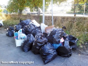 Viterbo - Discarica a cielo aperto sulla Teverina