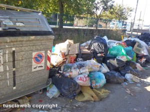 Viterbo - Discarica a cielo aperto sulla Teverina