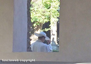 Jude Law mentre registra a Villa Lante