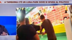 Tarquinia - La giornalista La 7 aggredita