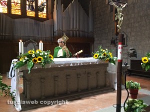 Benedizione impartita da padre Agostino Mallucci