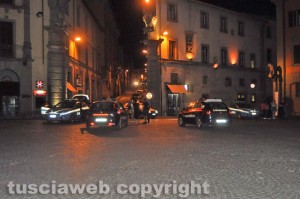 Viterbo - Un intervento delle forze dell'ordine nel centro storico