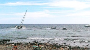 Imbarcazione incagliata a Civitavecchia
