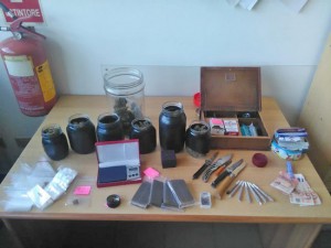 Il materiale sequestrato dai carabinieri