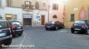 Parcheggio selvaggio a Bagnaia