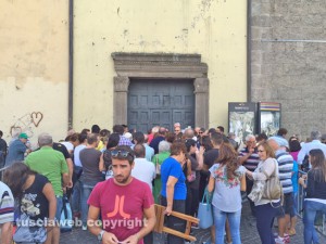 Viterbo - La fila per i biglietti delle tribune