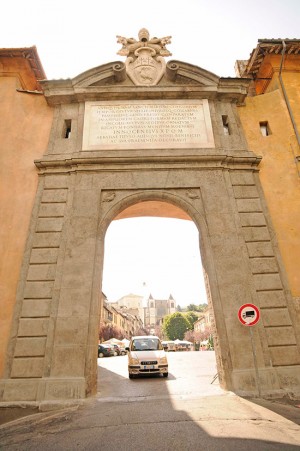 San Martino - La porta dopo il restauro