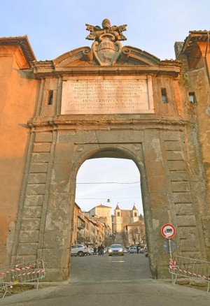 San Martino - La porta prima il restauro