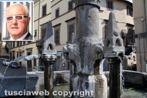 Viterbo - Fontana grande deturpata e nel riquadro l'avvocato Massimo Meloni che ha avviato una sottoscrizione per salvare il monumento