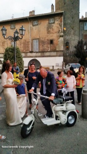 Elisabetta Ceccarelli e Roberto Miralli in lambretta