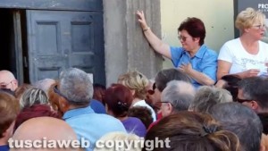 Trasporto della macchina di Santa Rosa - La fila per i biglietti delle tribune