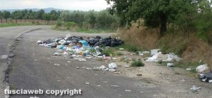 Viterbo - Rifiuti sulla Sp Acquarossa