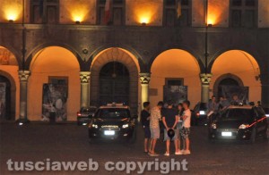 Viterbo - Pestaggio a piazza del comune - L'intervento di polizia e carabinieri