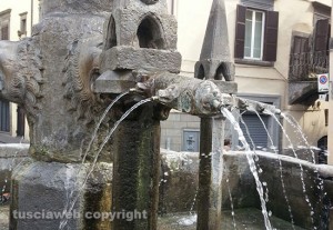 Fontana grande rimessa a nuovo