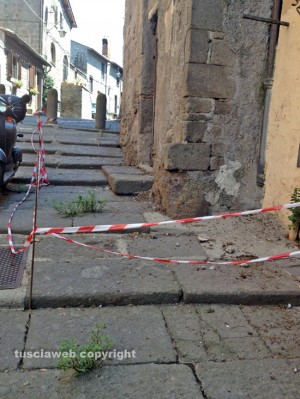 Viterbo - Il degrado in via della Salita a Pianoscarano