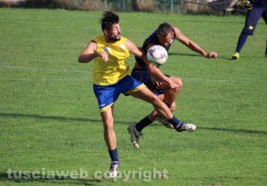 Sport - Calcio - Viterbese - Marco Pomante in un contrasto di gioco contro il San Lorenzo nuovo