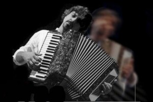 Il cantastorie Daniele Mutini