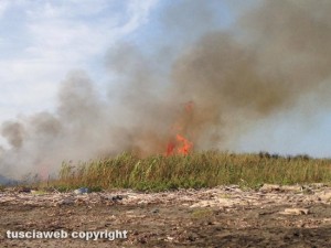 Tarquinia - Incendio a Marina Velca
