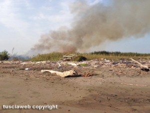 Tarquinia - Incendio a Marina Velca