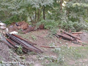 Capranica - Discarica a cielo aperto in zona Formelluzzo