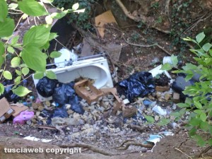 Sp Vetrallase - Discarica a cielo aperto