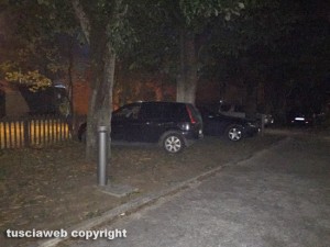 Viterbo - Stazione di Porta Fiorentina - Macchine parcheggiate sulle aiuole