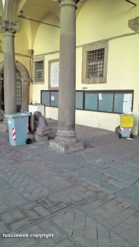 Viterbo - Il cortile di Palazzo dei Priori