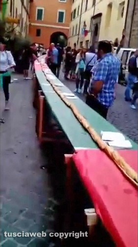 Capranica - Una baguette di 102 metri ripiena di cioccolata alla nocciola