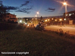 Viterbo - Via Madre Teresa di Calcutta - Scoppia una gomma e va contro un suv