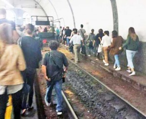 Ferrovia Roma - Civita Castellana - Viterbo - Pendolari sui binari a Flaminio