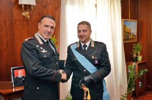 Il colonnello Mauro Conte saluta il maggiore Leuzzi 
