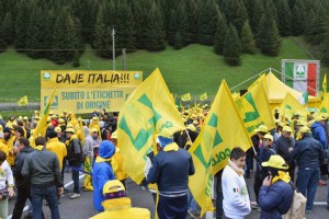 Coldiretti protesta al valico del Brennero