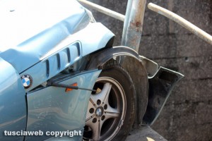 Un'automobile incidentata