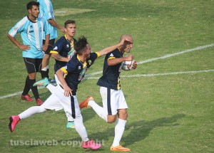 Sport - Calcio - Viterbese - L'esultanza di Daniele Nohman dopo il gol del pareggio