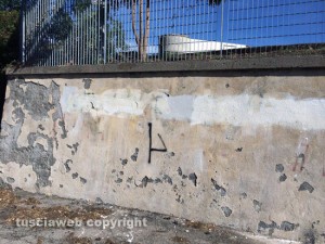 Cancellata la scritta "Viterbo è fascista", comparsa nei giorni scorsi