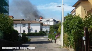 Montefiascone - In fiamme tetto nel centro storico