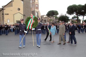 Scuola sottufficiali dell'esercito - La corona d'alloro ai caduti