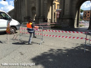 Viterbo - Porta Fiorentina transennata